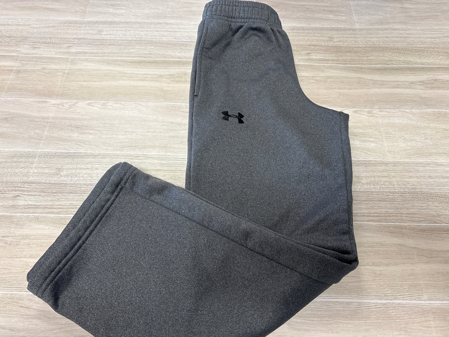 4/5 Dark Grey Heathered Under Armor Sweat