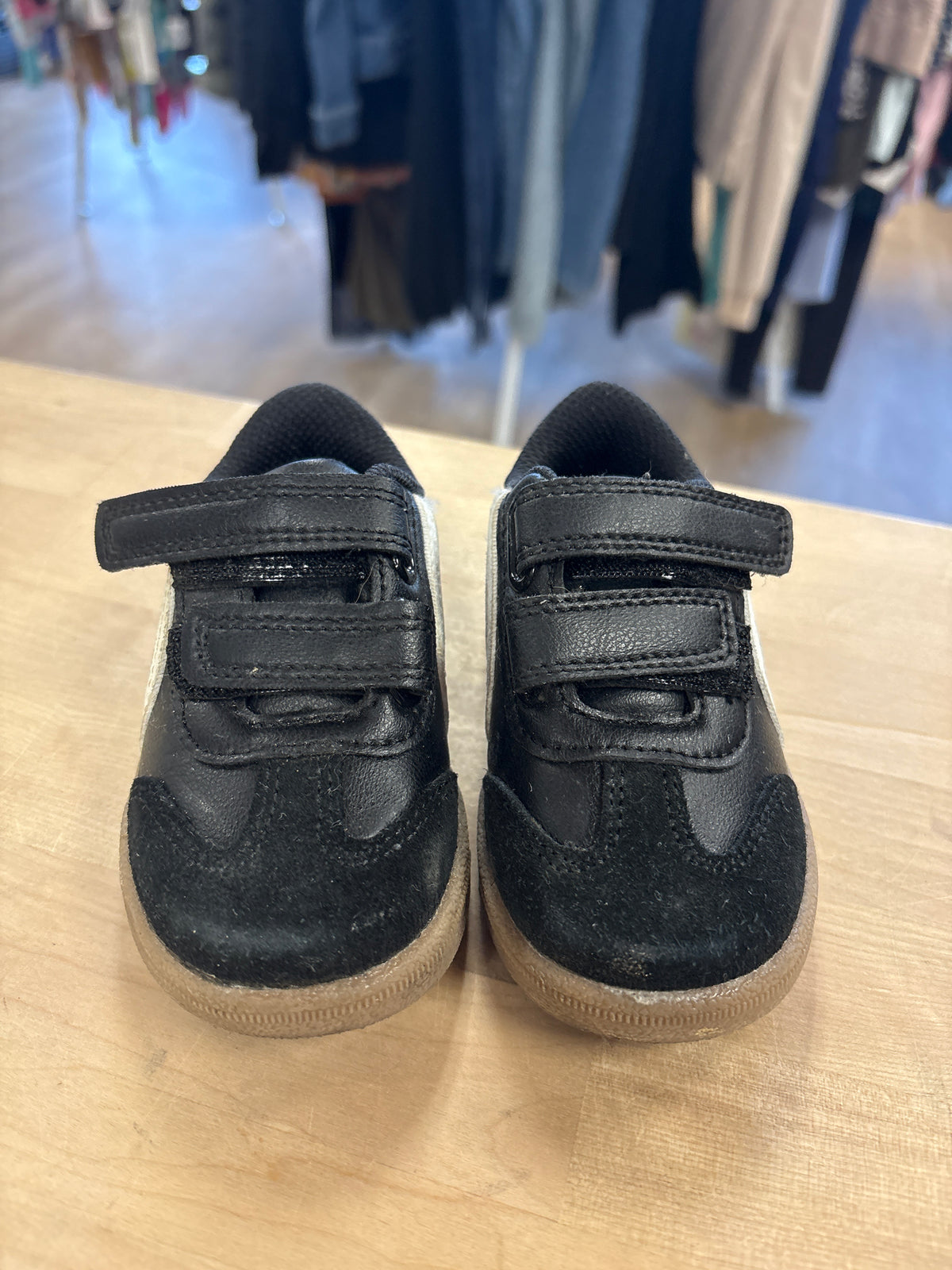 5c Black/White Velcro Sneakers - Blemish