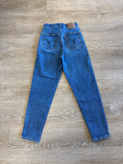 Womens 25 Levis High Waisted Taper Mid Wash Denim Pant