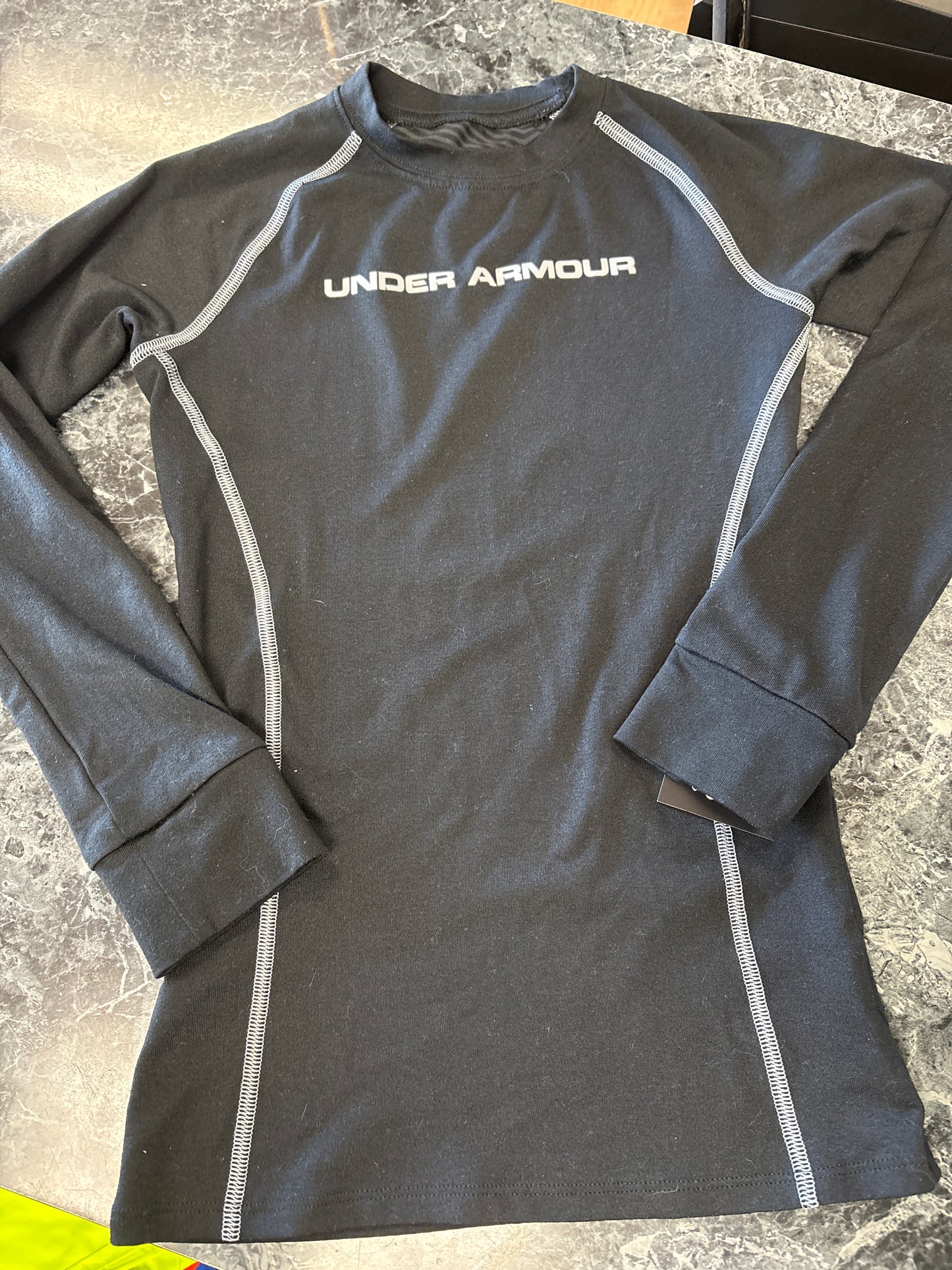 7/8 Under Armour Black Athletic Shirt