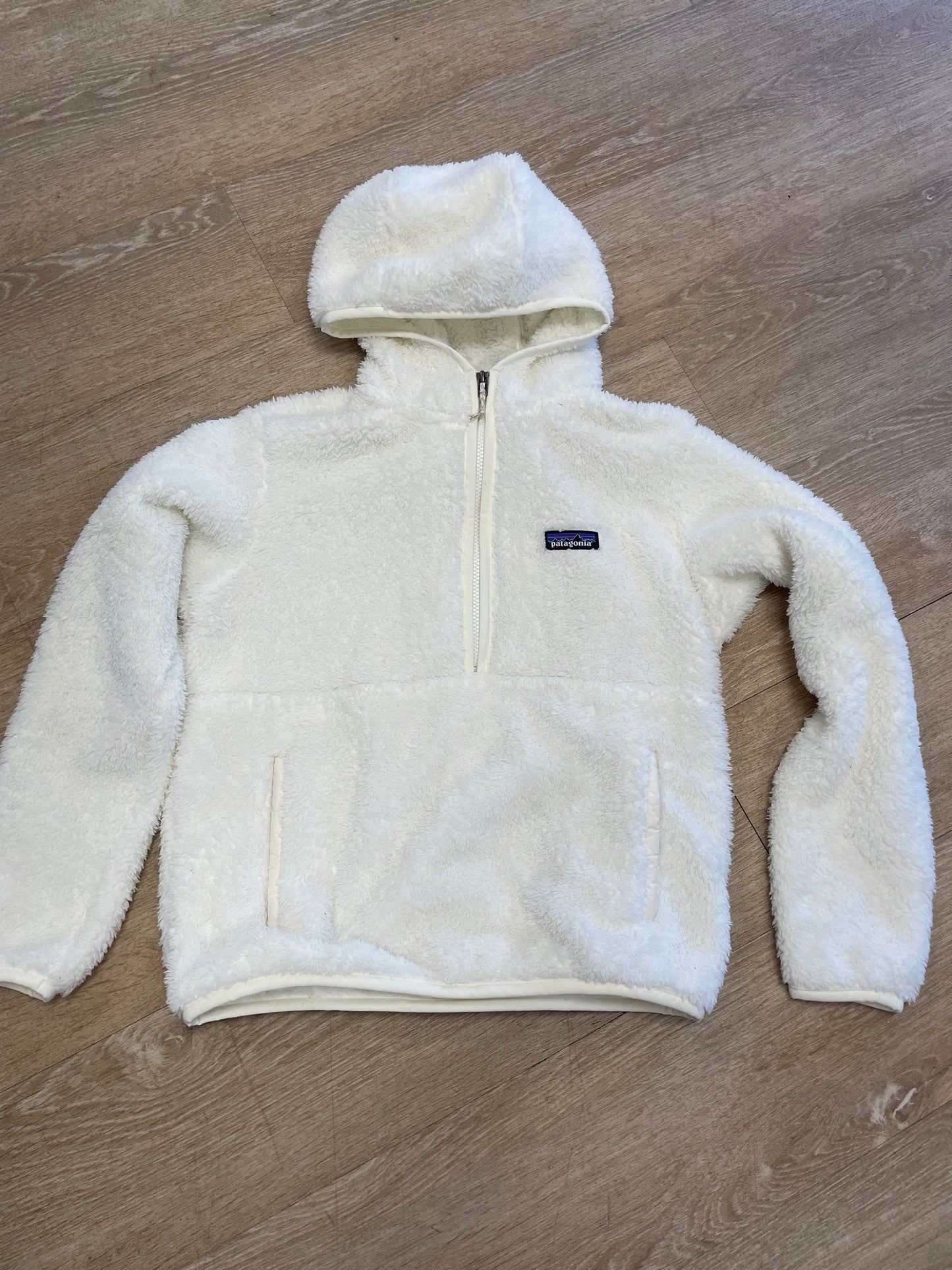 Womens Small Patagonia White Quarter Zip Teddy Jacket