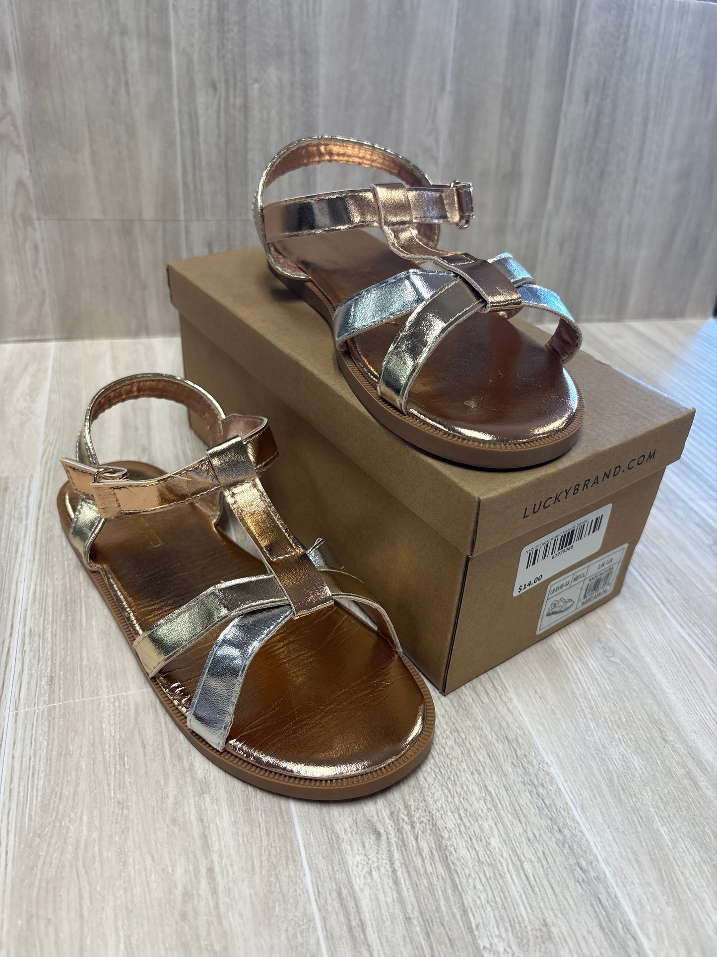 NEW 2Y Lucky Brand Metallic Sandal