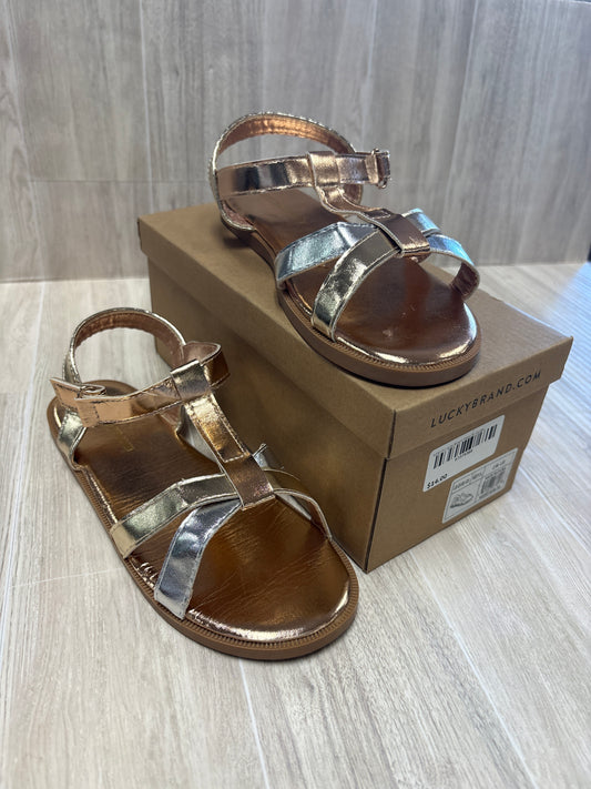 NEW 2Y Lucky Brand Metallic Sandal