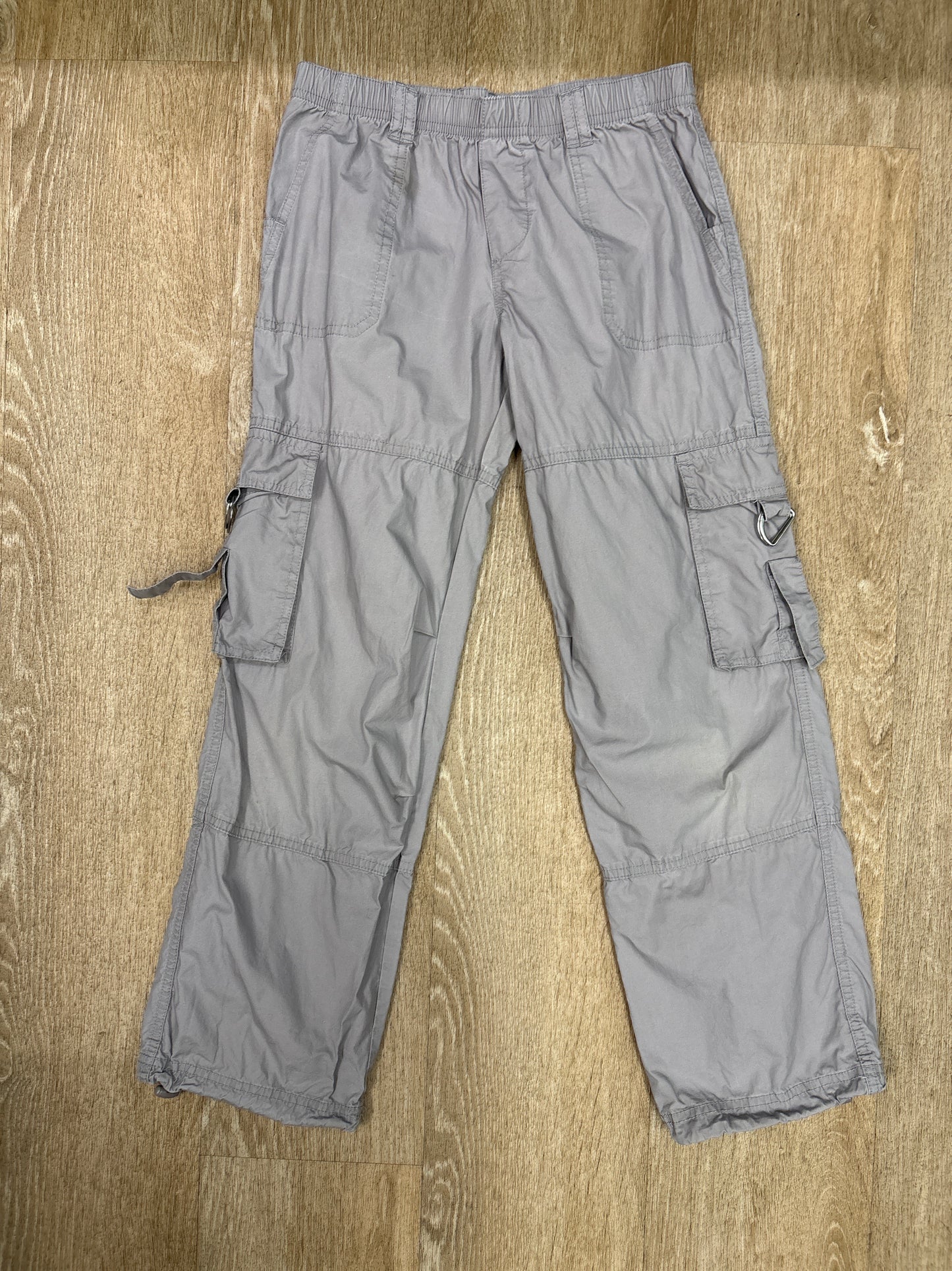 8/10 Grey Cargo Pants - Blemish