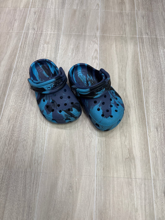 6c Marbled Blue Crocs