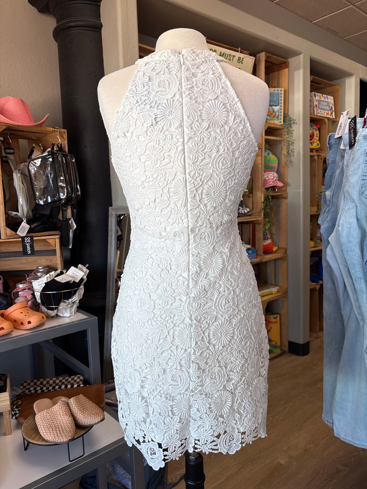 Womens Medium White Floral Laced Lulus High Neck Dress