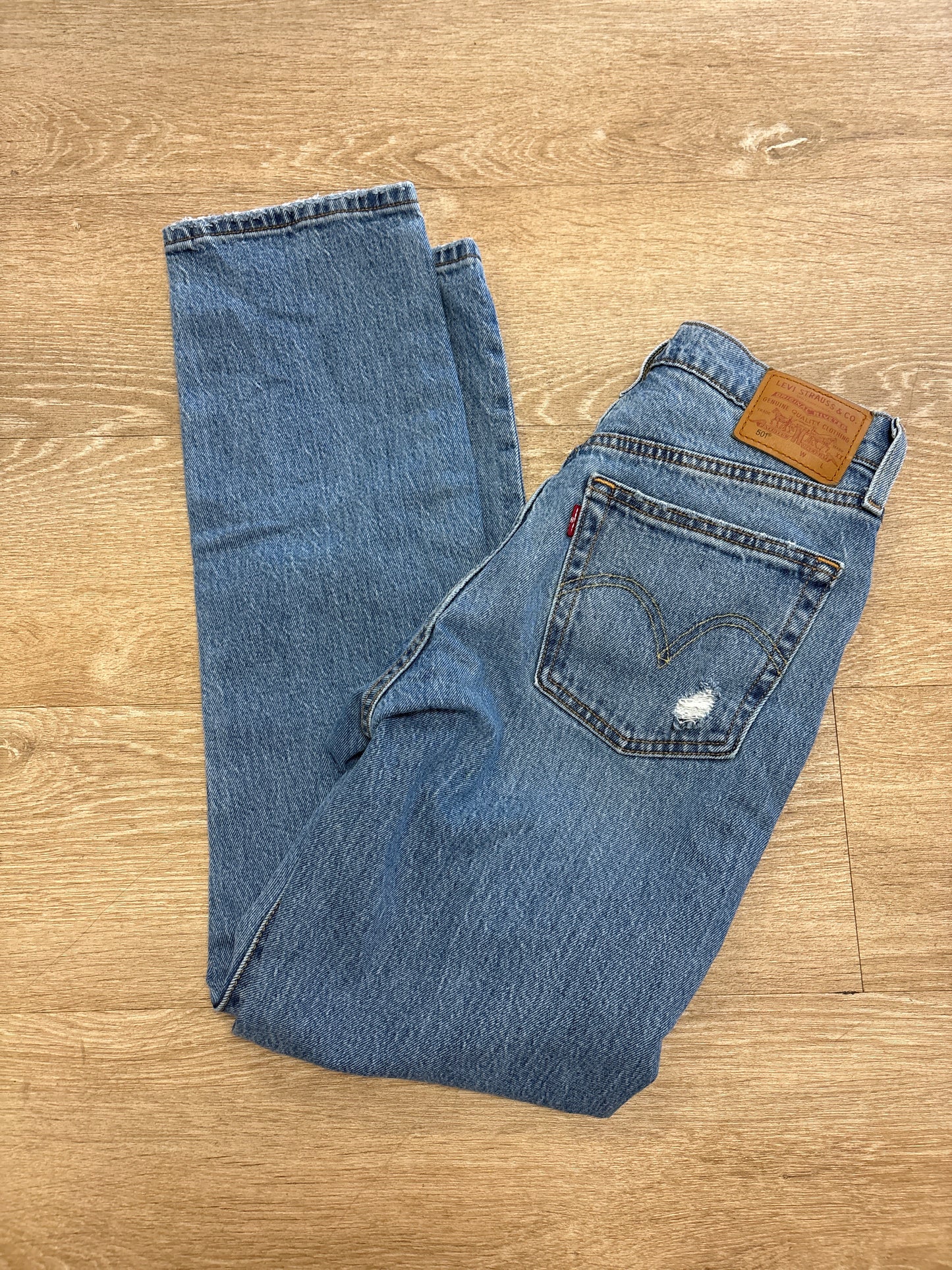 Womens 25 / 30 Levis 501 Distressed Denim Pants