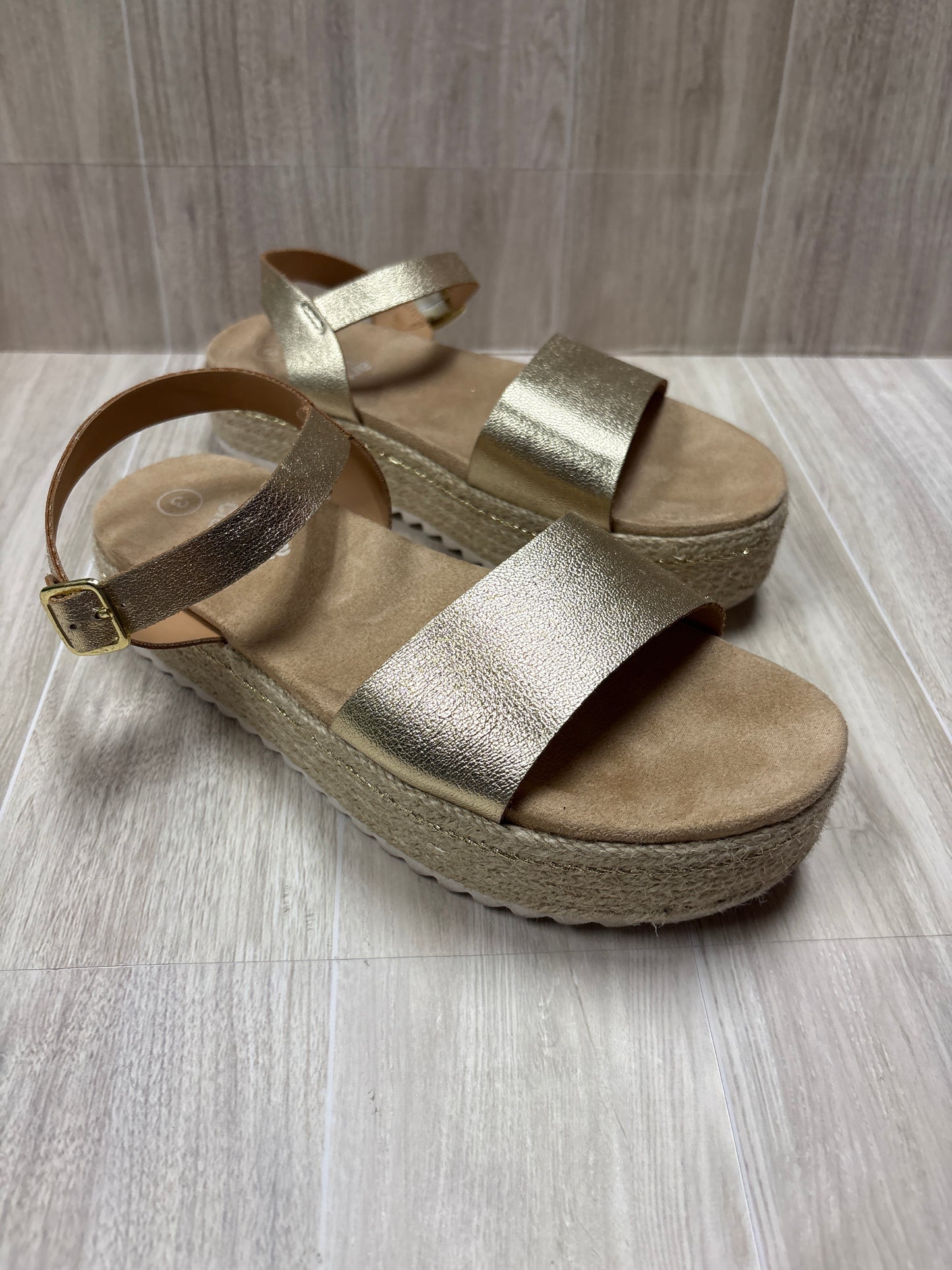 3Y Gold Platform Sandal