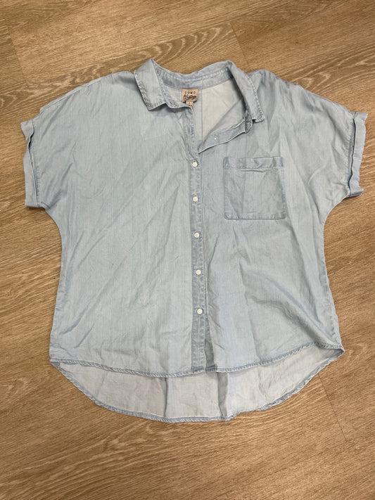Womens Large Chambray Short Sleeve Button Up