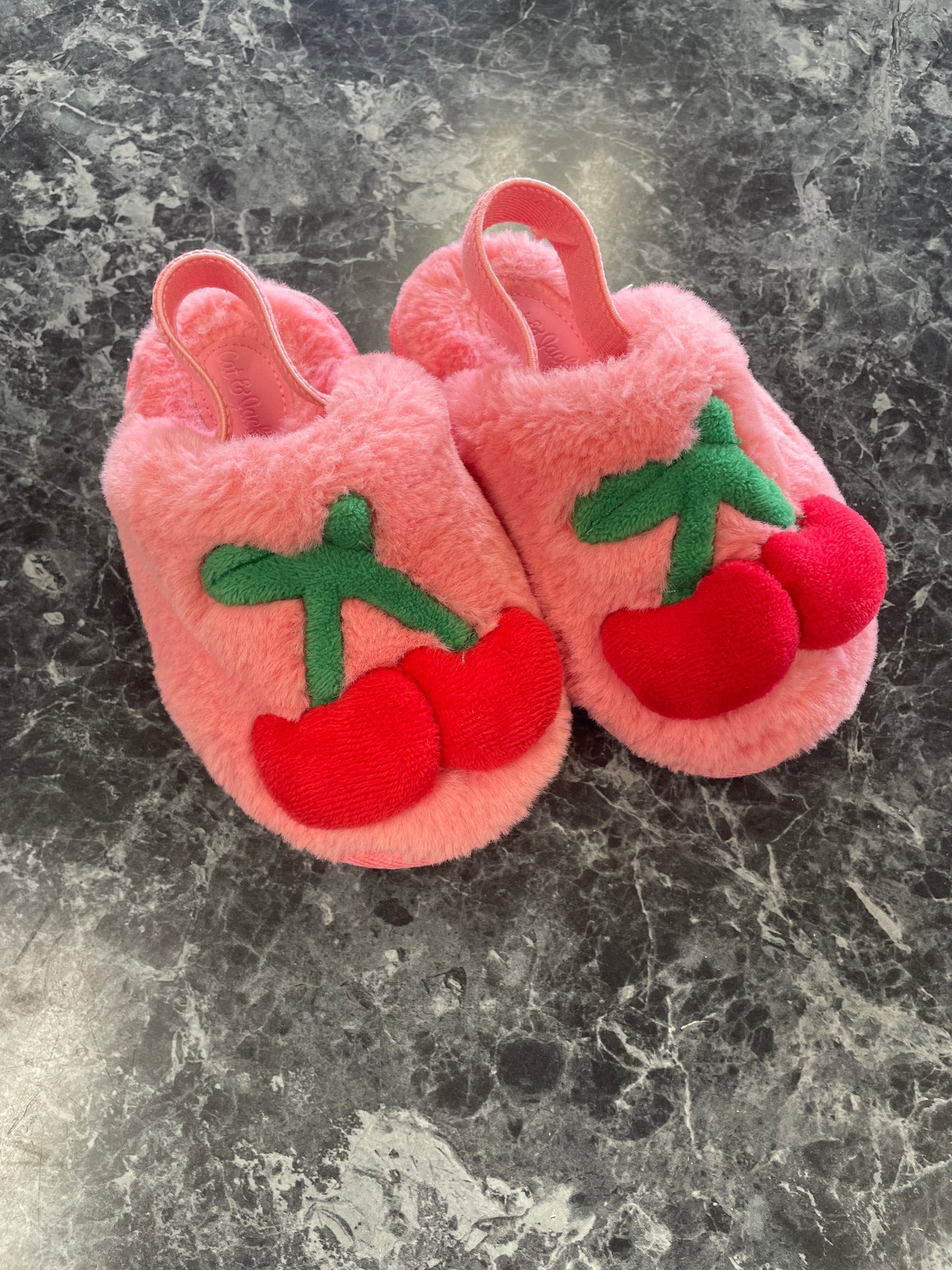 7/8 Cherry Slippers