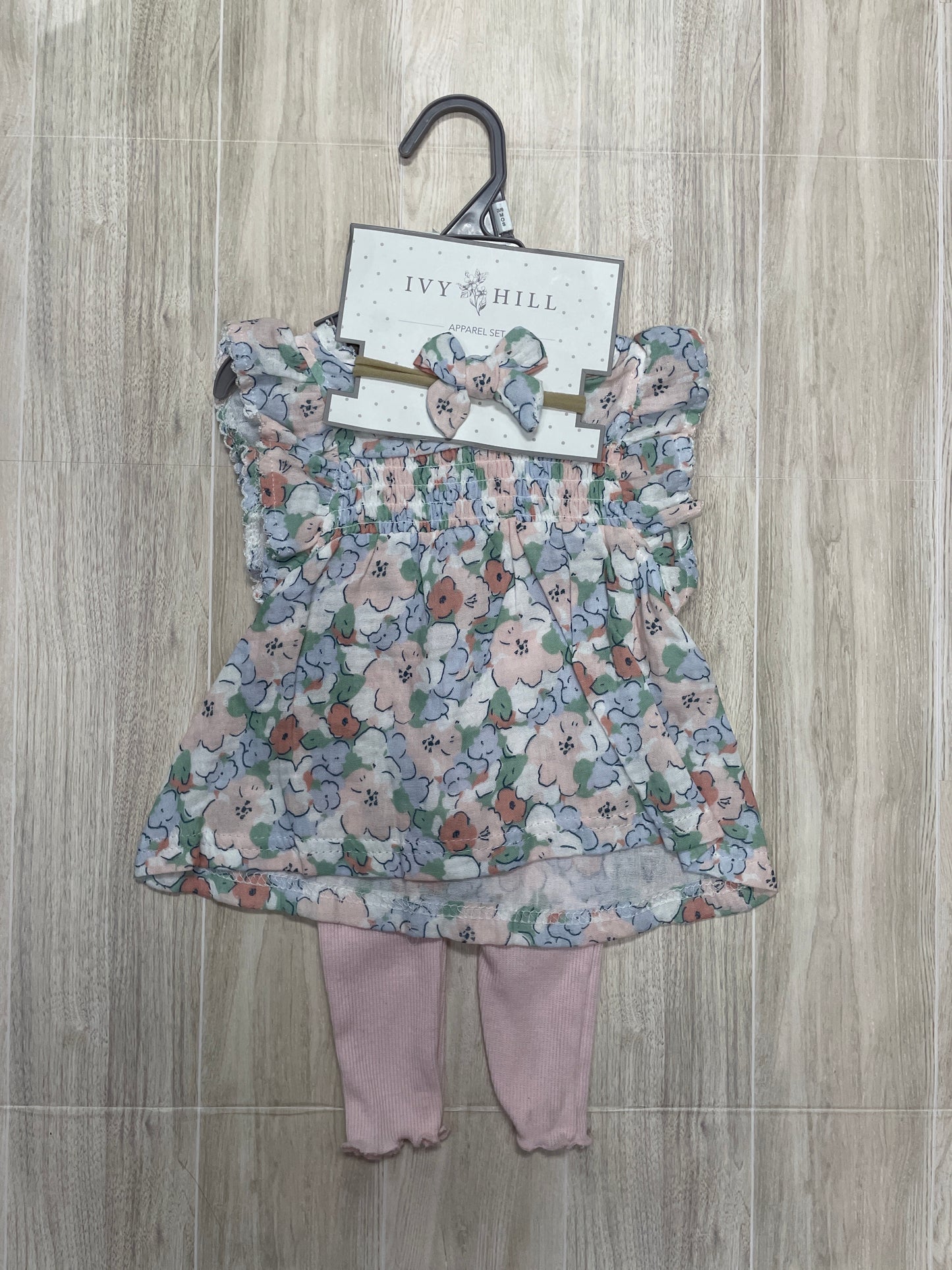 NWT 3-6m Pastel Floral Tunoc + Legging + Bow Set