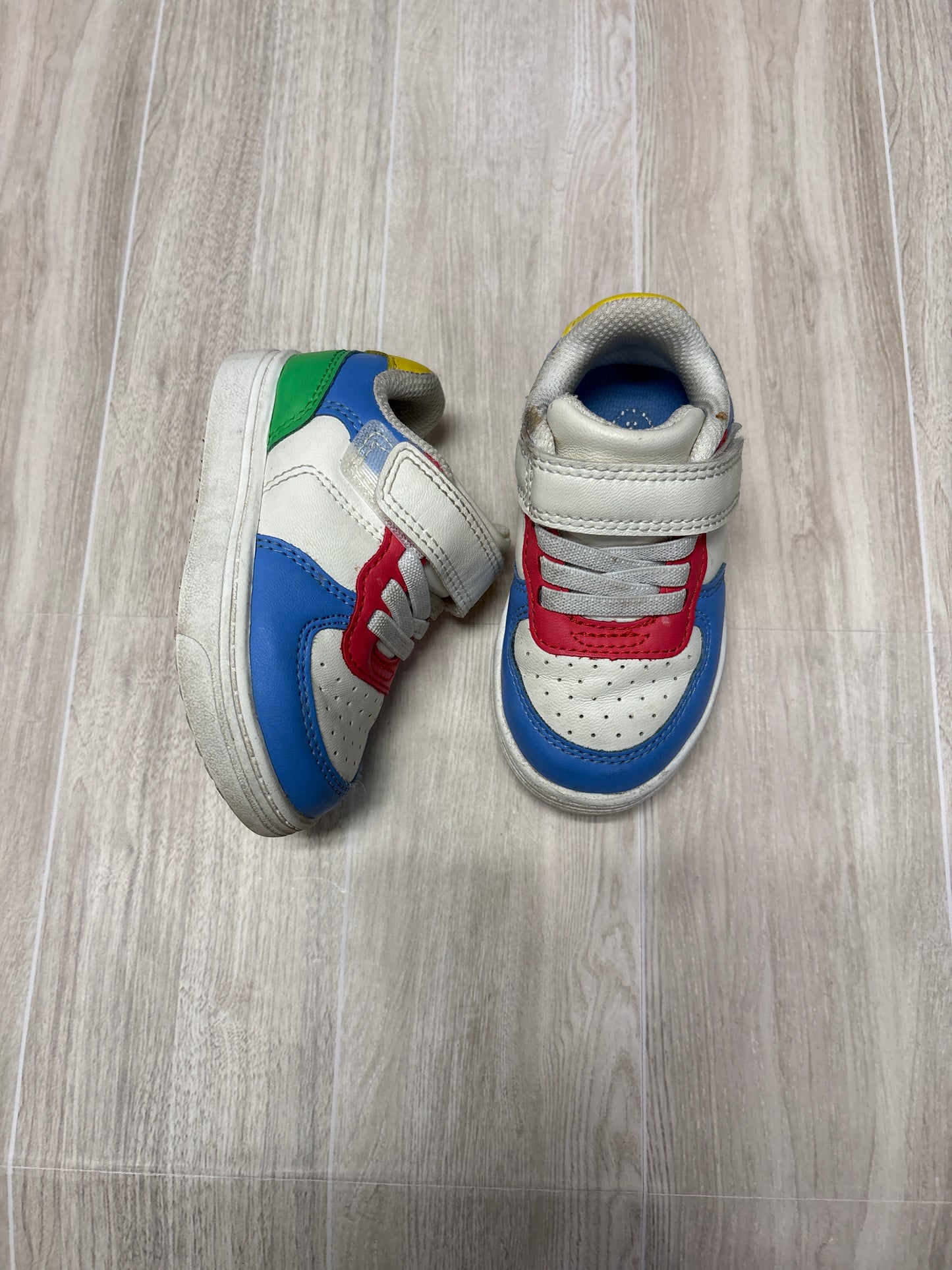 5c White/Red/Blue Colorblock Velcro Sneakers - Blemish