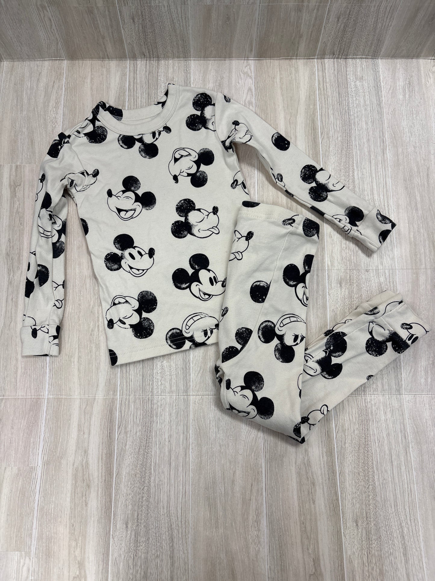 3T GAP Black/White Mickey Graphic Pajama Set
