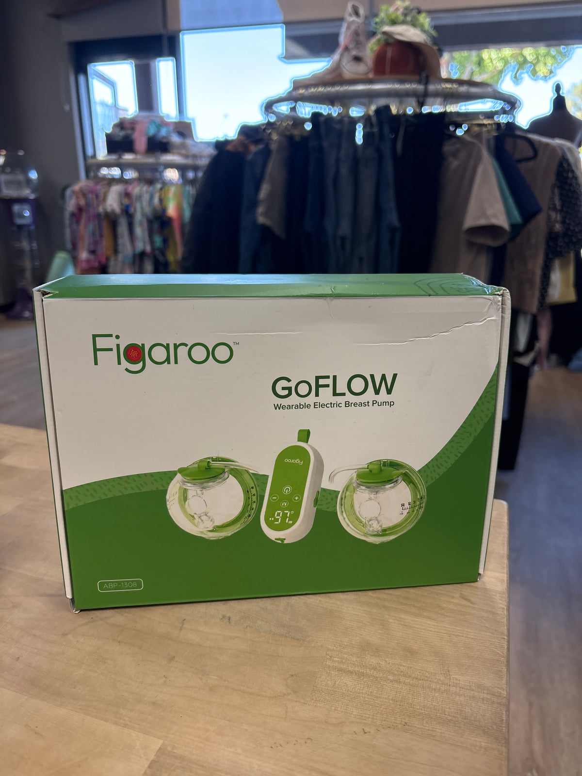 NWOT Go Flow Wearable Electric Breast Pump