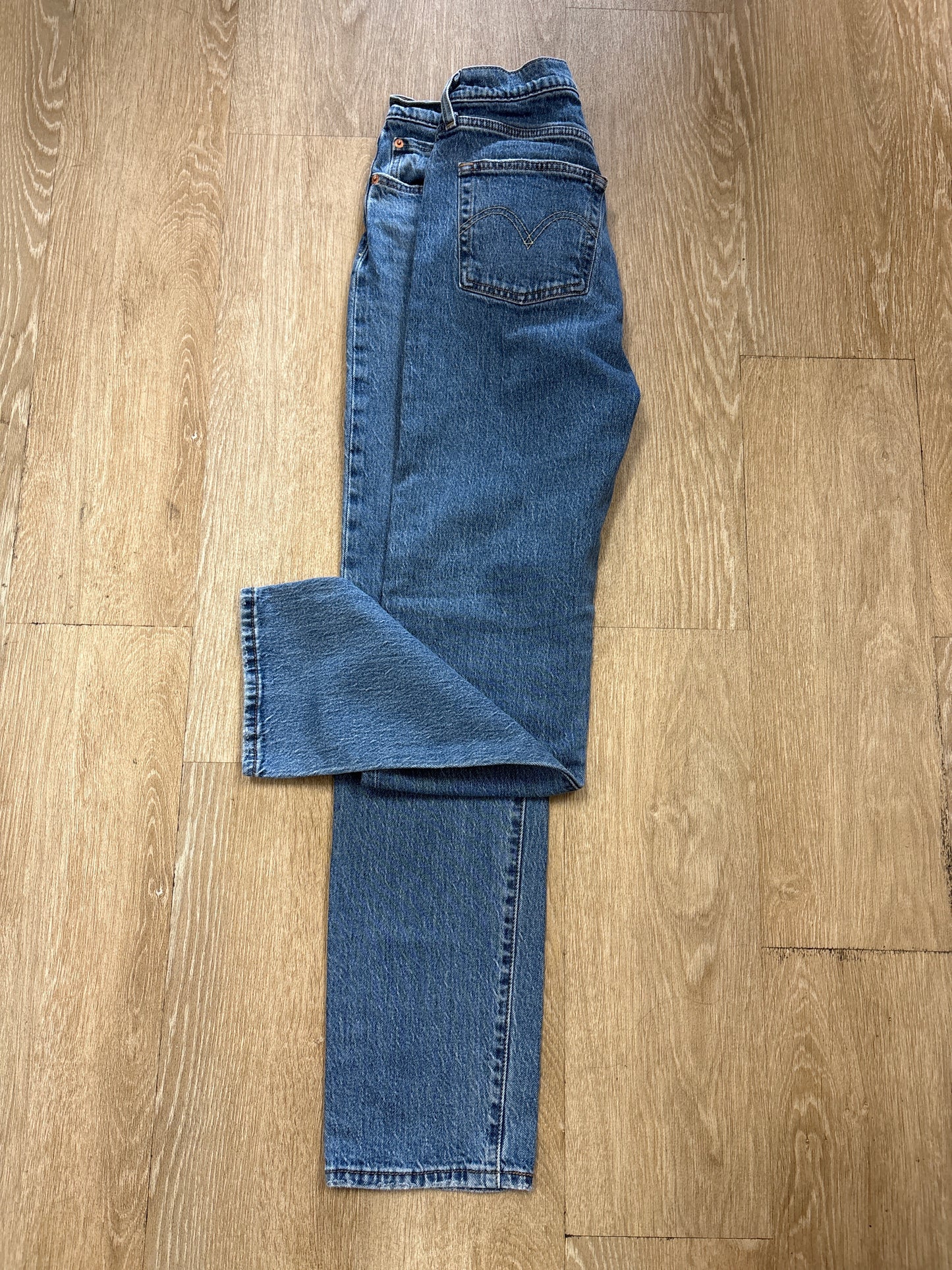 Womens 28 501 Levis Medium Wash Button Fly Straight Leg Denim