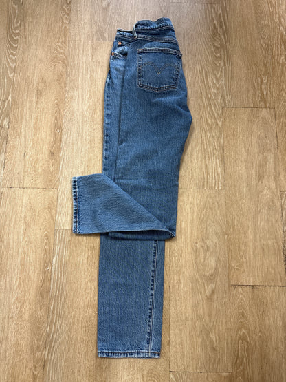 Womens 28 501 Levis Medium Wash Button Fly Straight Leg Denim