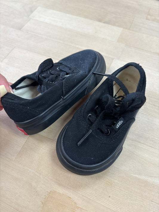 4.5c Black Lace Up Vans
