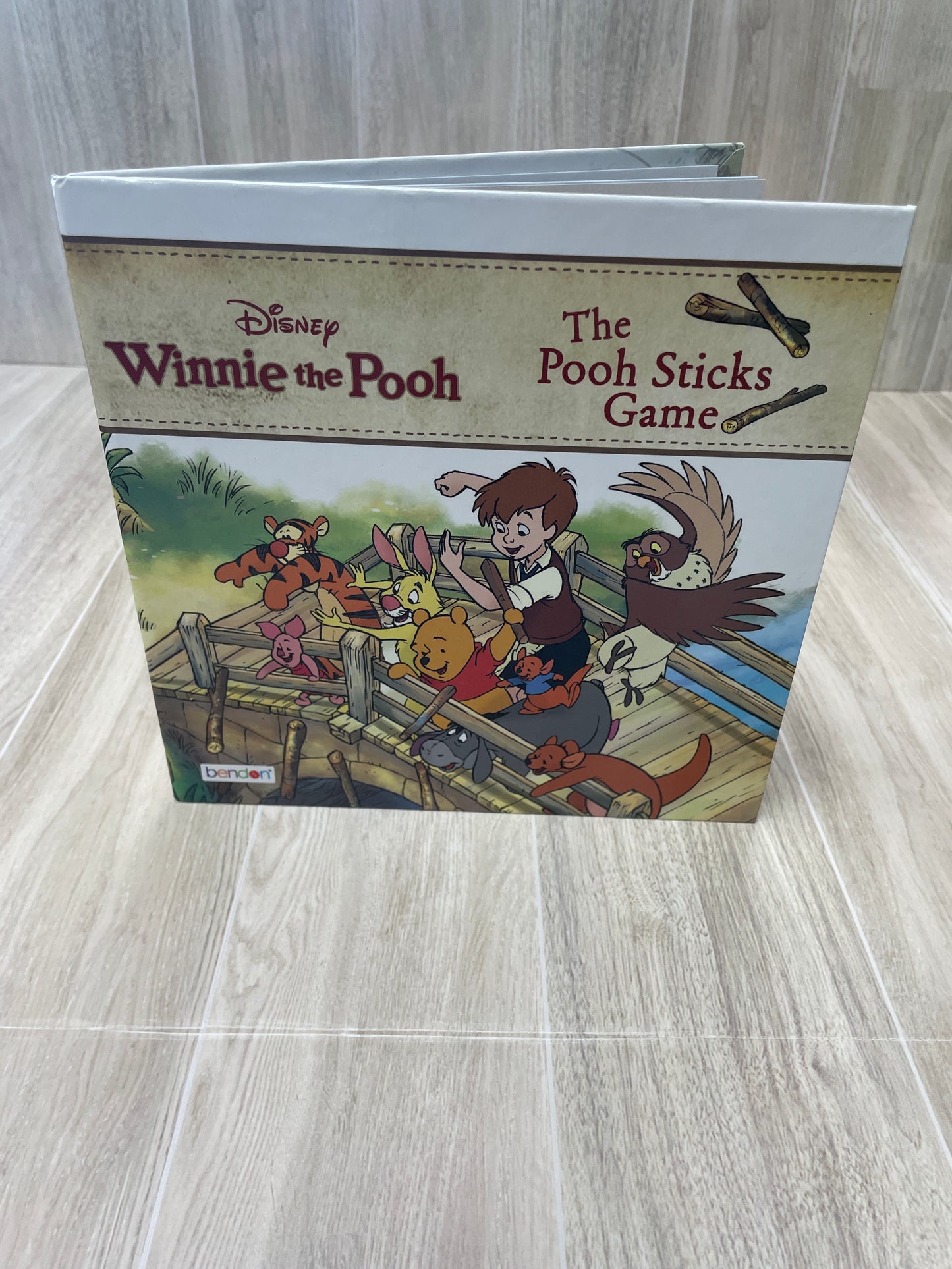 Book - Winnie The Pooh - The Pooh Sticks Game
