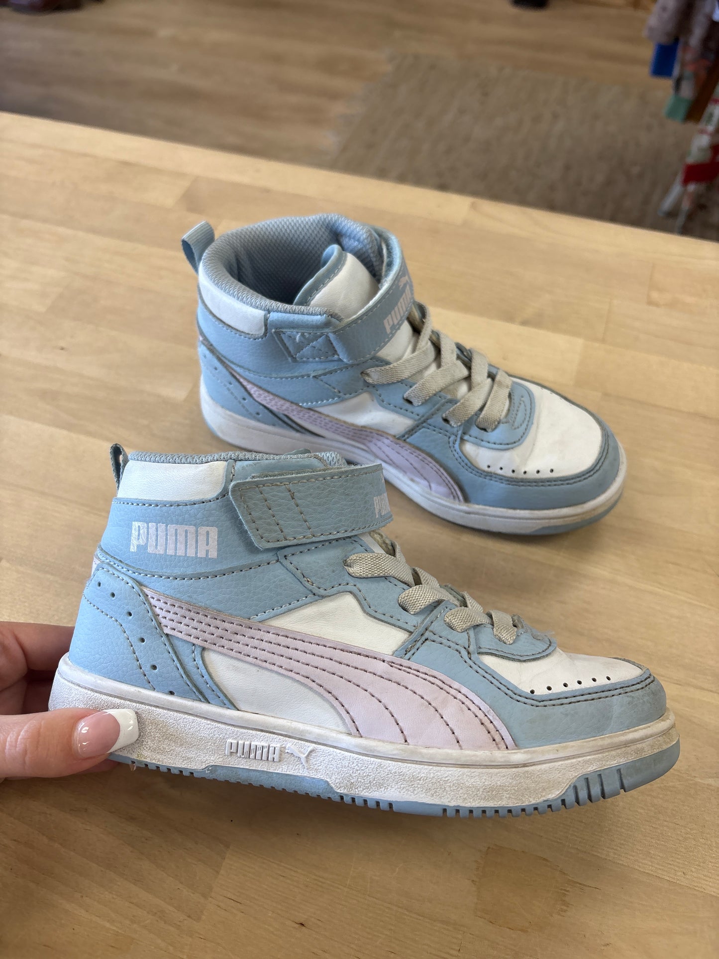 13c Blue/Lavender High Top Pumas - Blemish