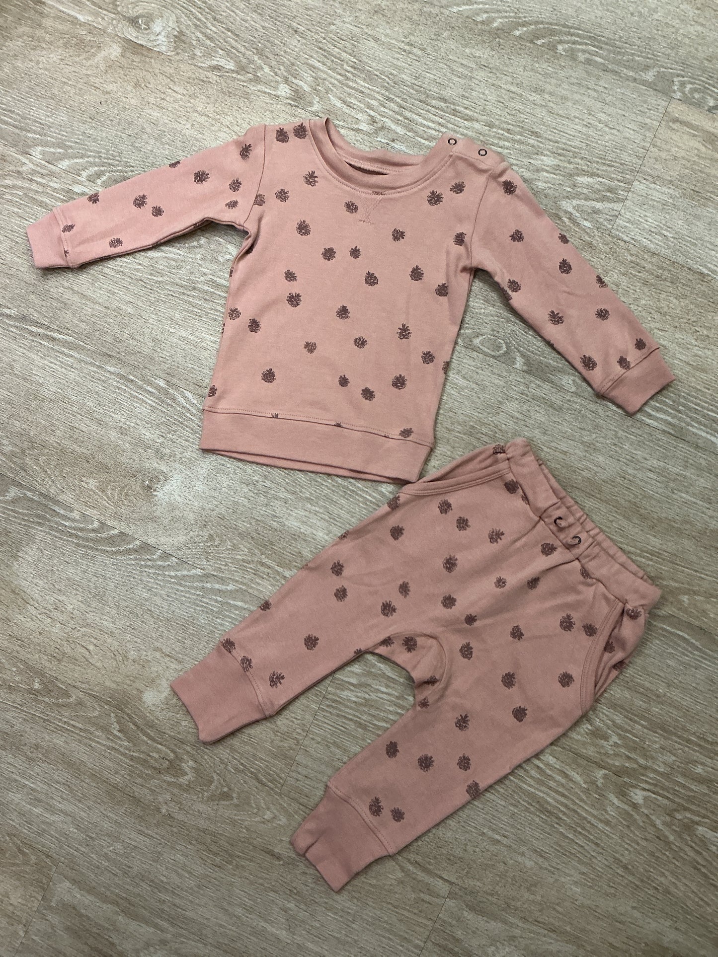 NWT L'oved Baby Pinecone 2 Piece Set