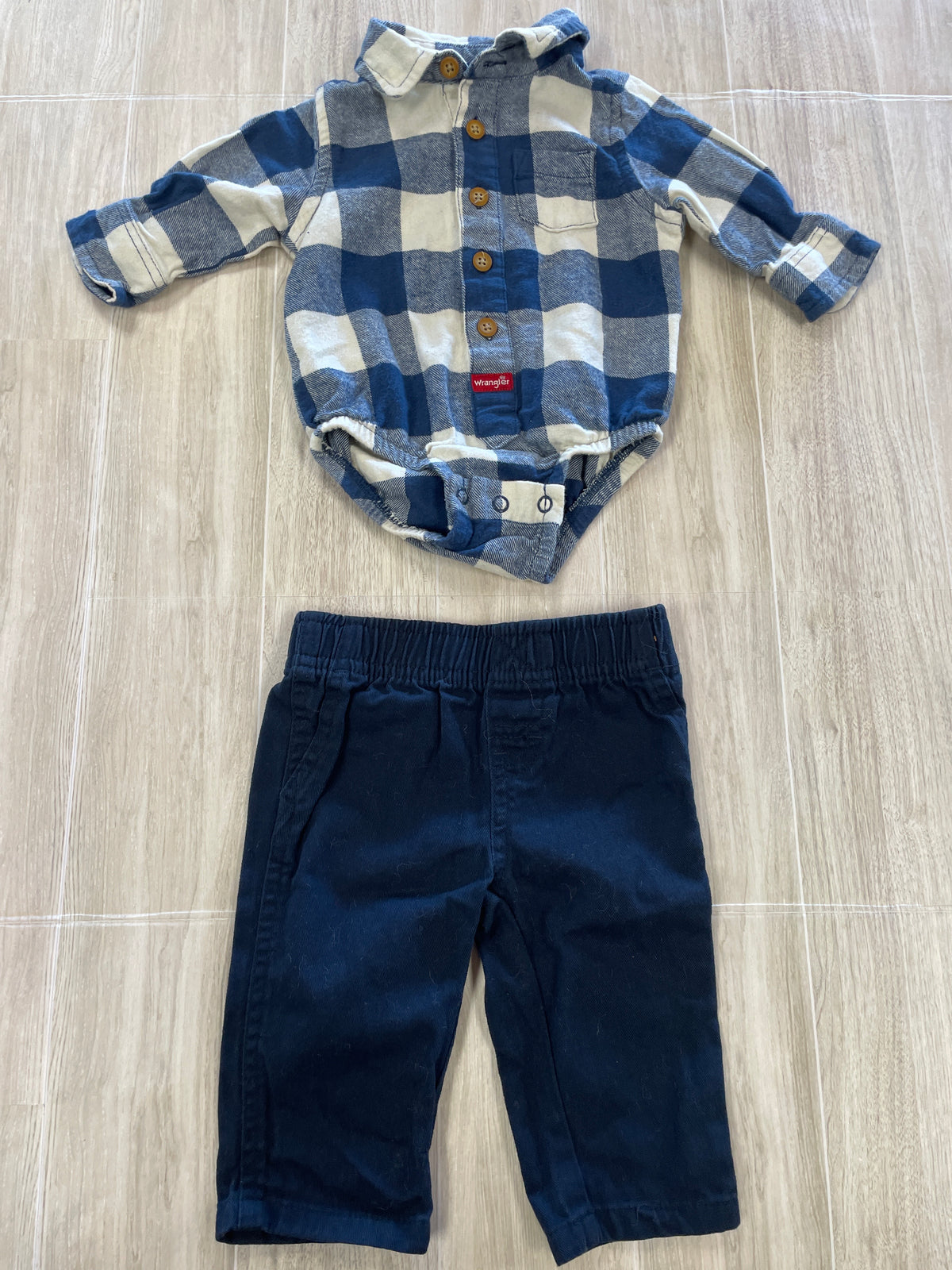 0-3m Wrangler Navy/White Plaid Long Sleeve Onesie + Navy Jogger Pant