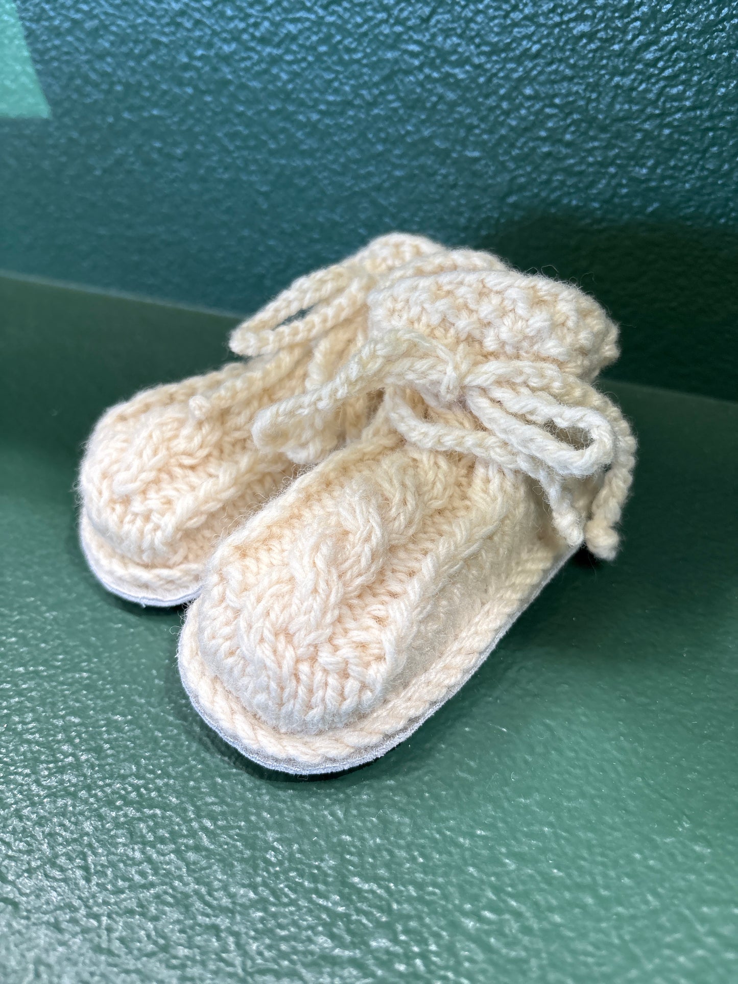 NWOT Nellies Infant Knit Booties