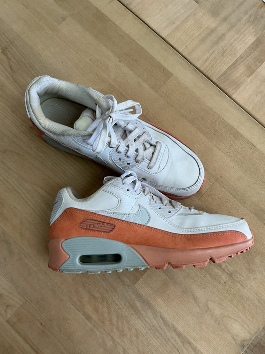 6.5Y/8W Nike Air Max - Peach