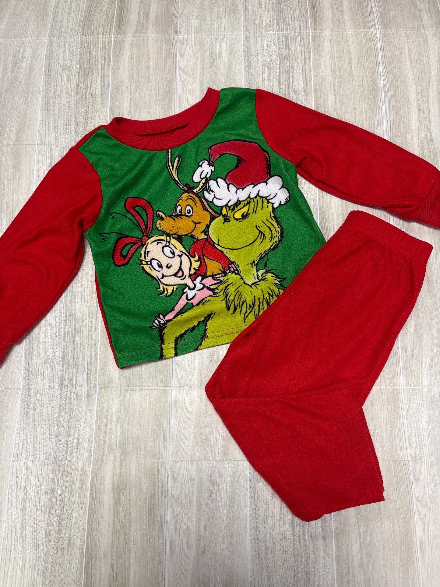 2T The Grinch 2 Piece Pajama Set