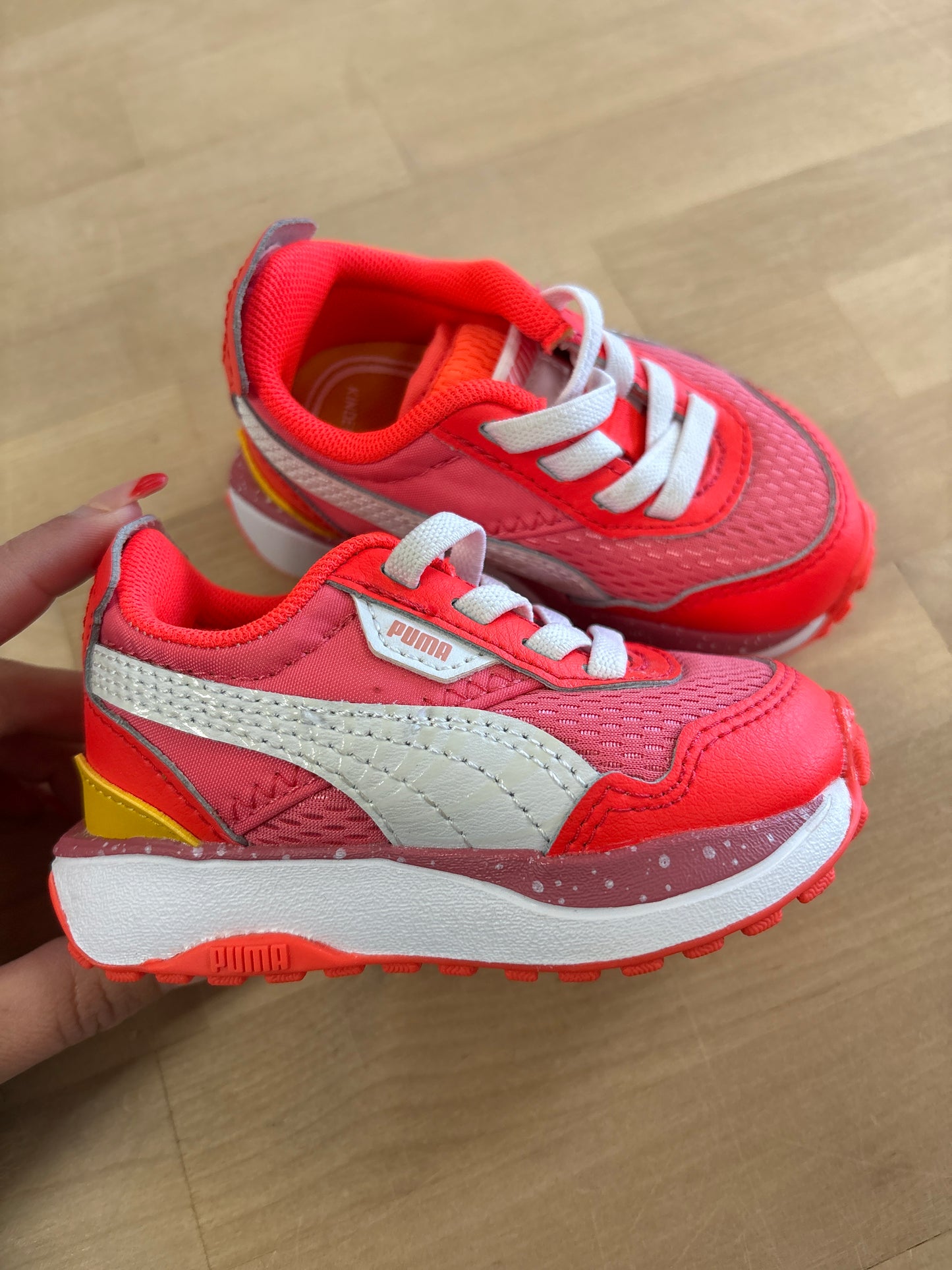 4c Puma Neon Orange Sneakers