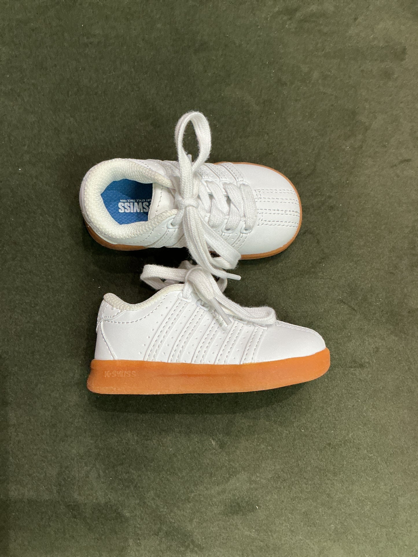 5c-kswiss-white-sneakers