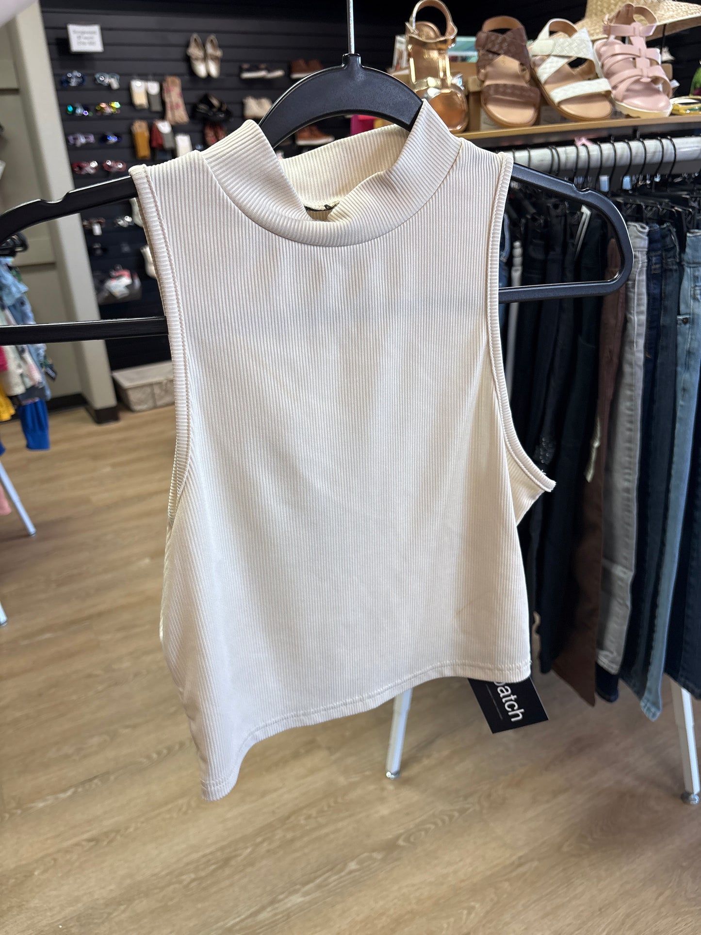 Womens Medium Crop Tank