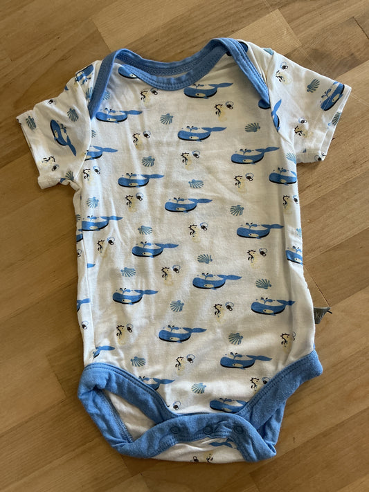 0-3m-kyte-whale-friend-onesie