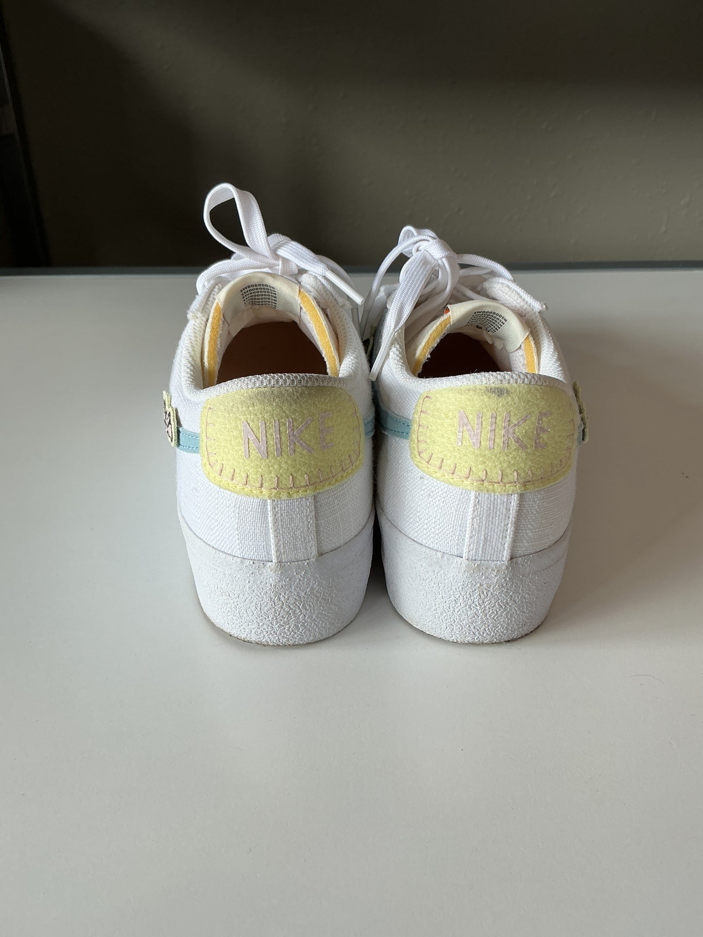 Womens 9 Nike Blazer Low "Patch" Sneaker