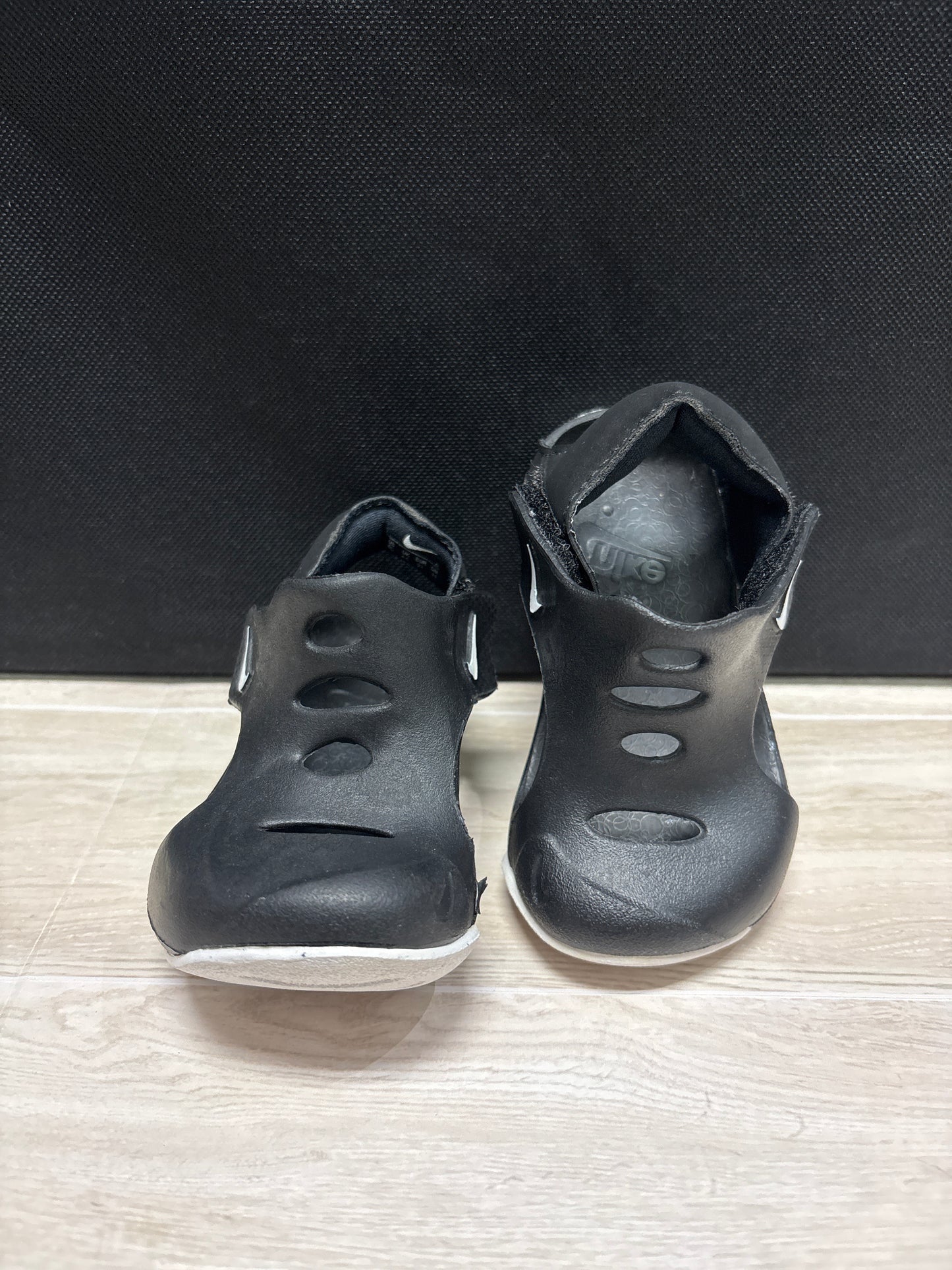 5c Nike Black Water Shoe