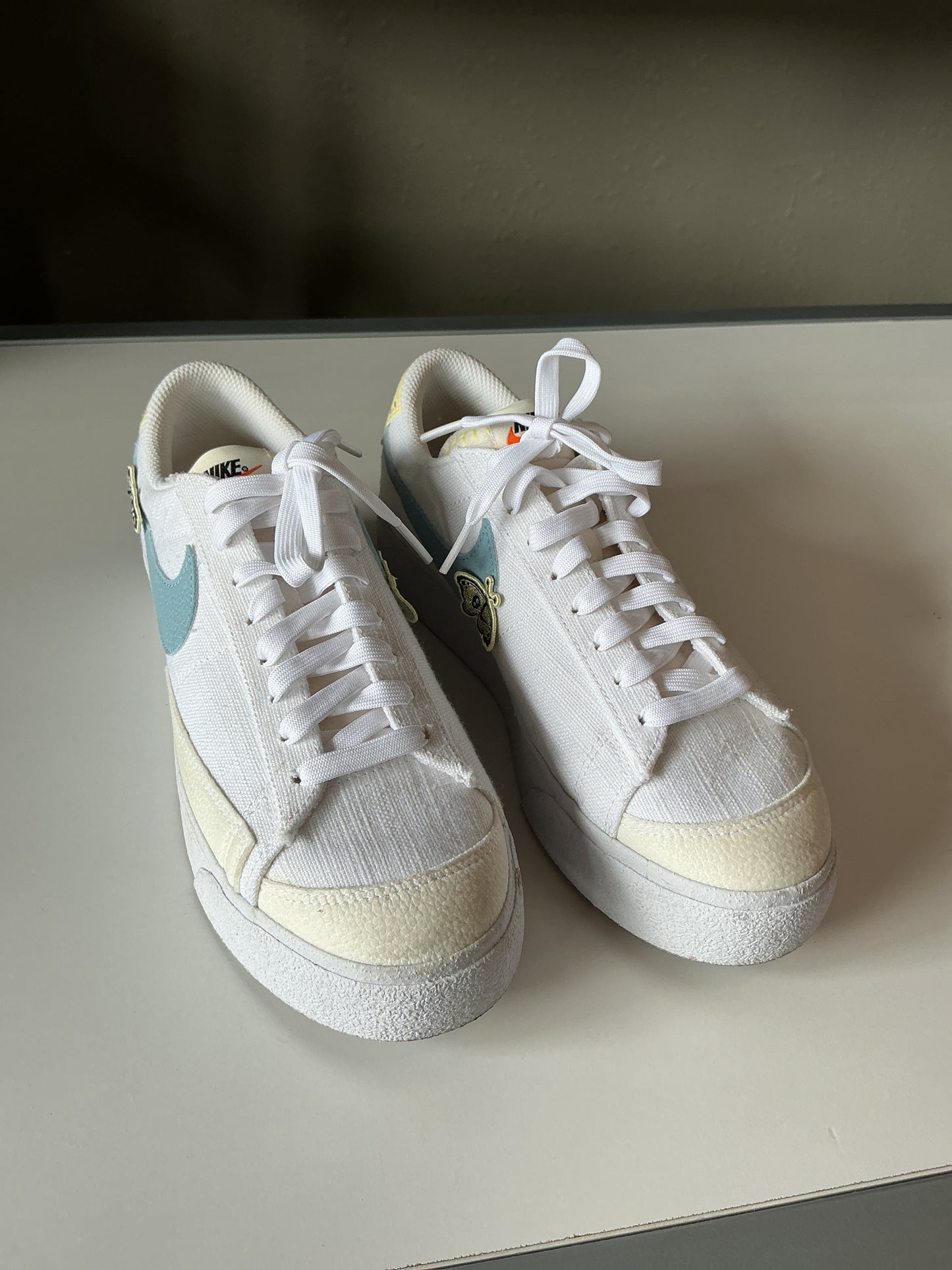 Womens 9 Nike Blazer Low "Patch" Sneaker