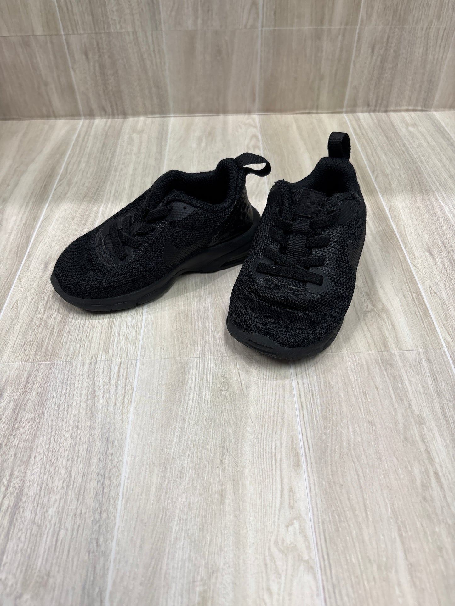 6c Nike Runner Black Sneaker