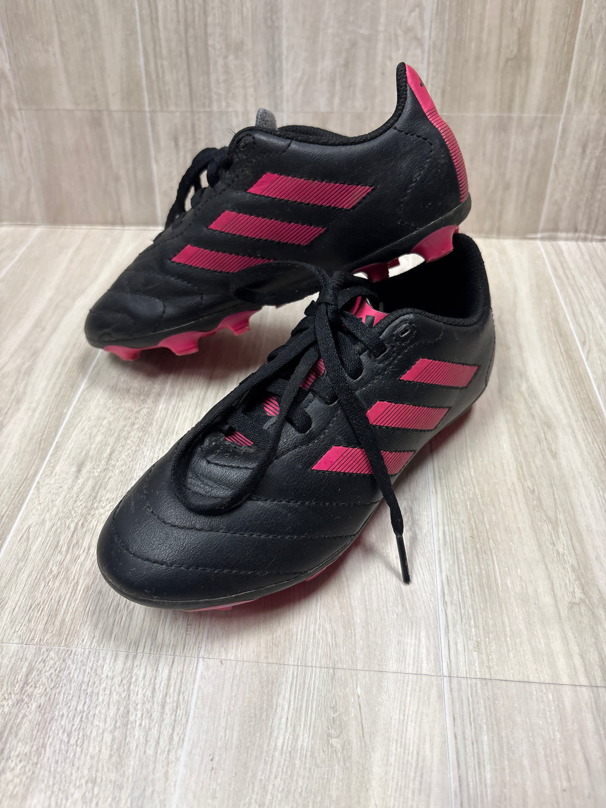 1.5Y Black/Pink Adidas Cleats
