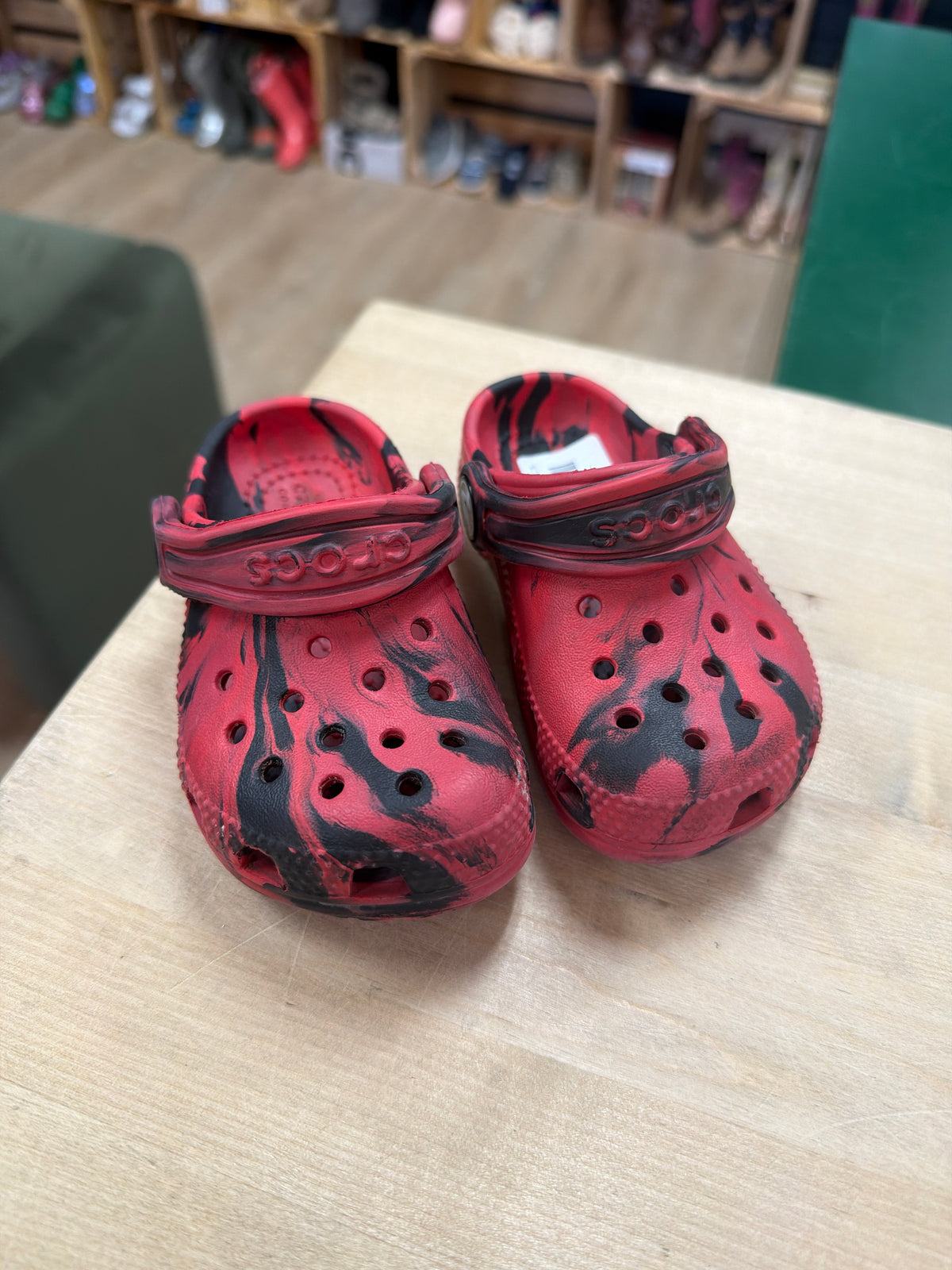6c Red/Black Marble Crocs