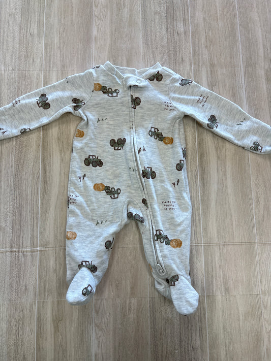 Newboen Light Grey Tractors Pajama