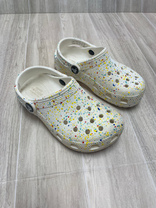 11c White Paint Splatter Crocs