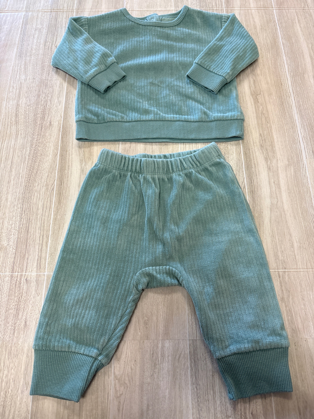 6-9m Sage Ribbed Velour 2 Piece Lounge Set