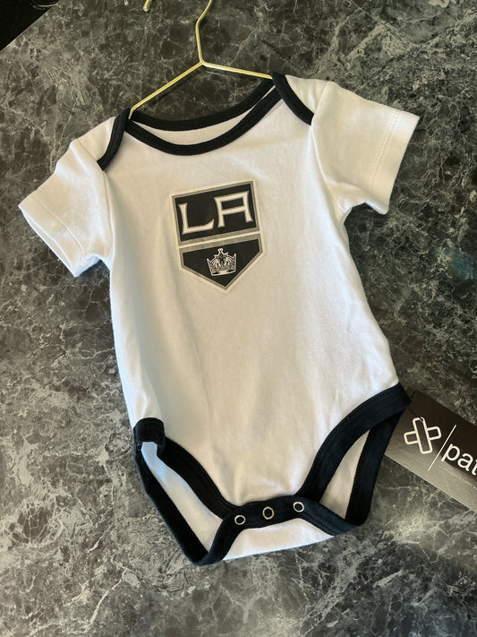 0-3m-kings-onesie