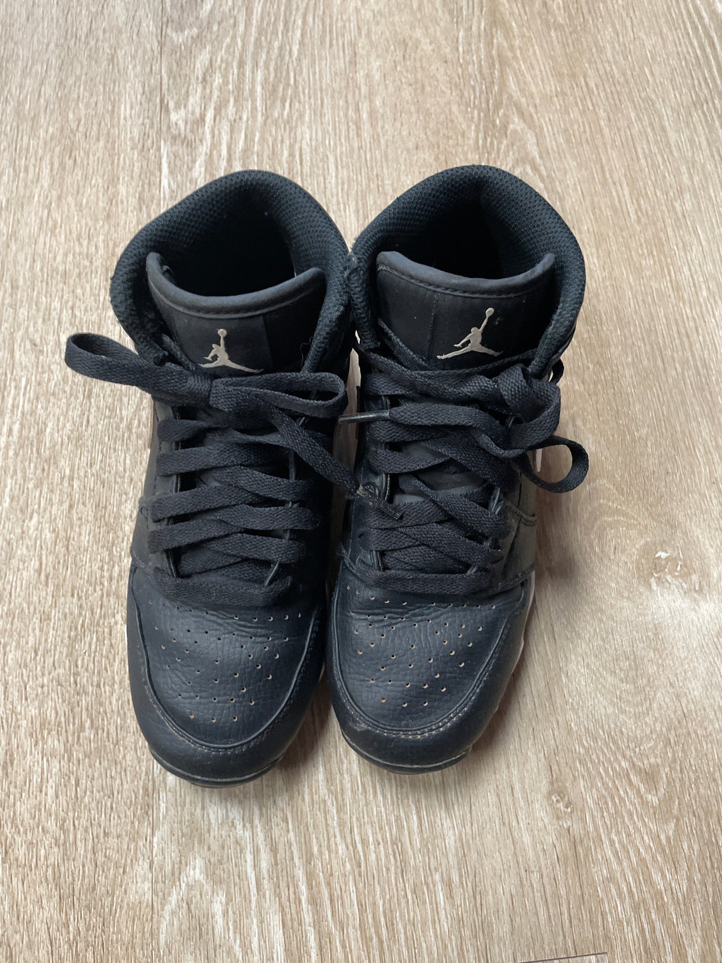2.5Y Nike Air Jordan Cleats