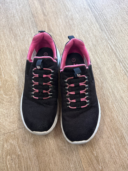 1Y Black/Pink Sport By Sketchers Memory Foam Sneakers