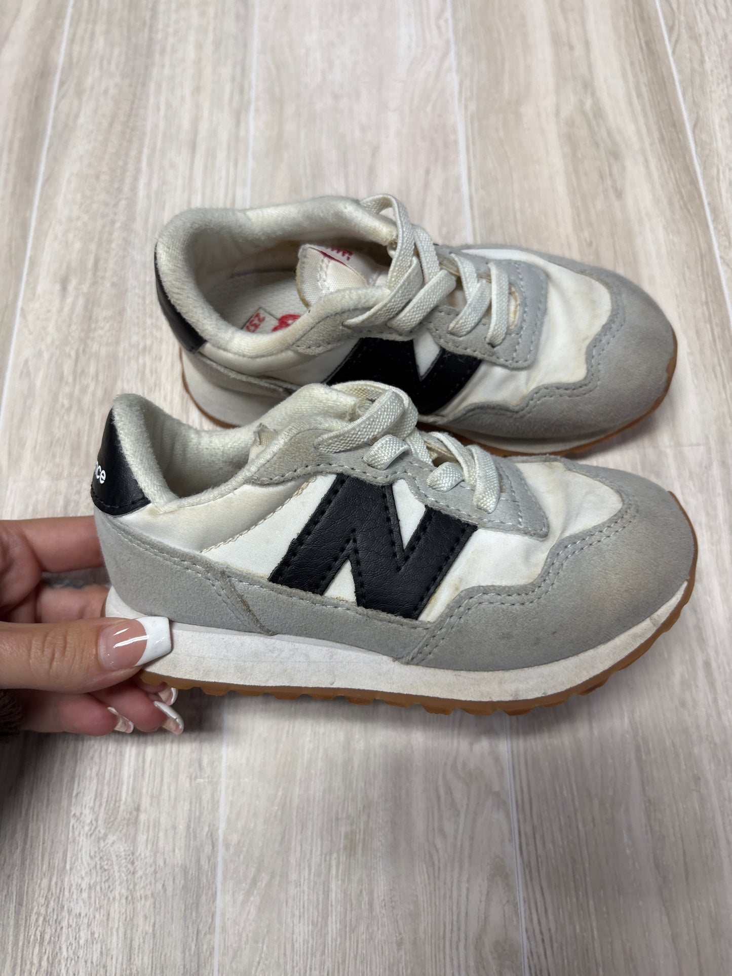 9c New Balance 237 Slip On Sneakers