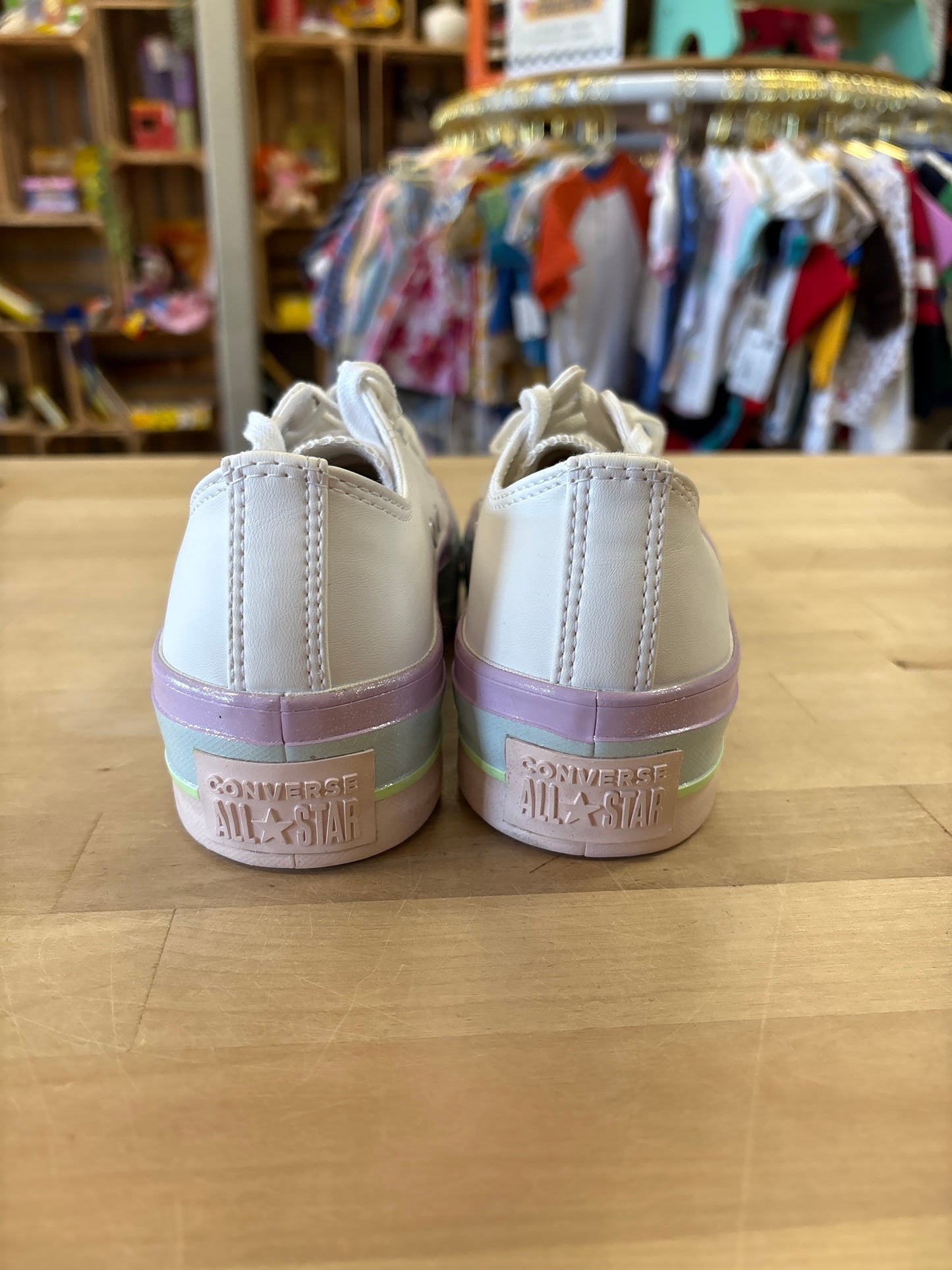 NWOT 5.5W Pastel Sole Platform Converse