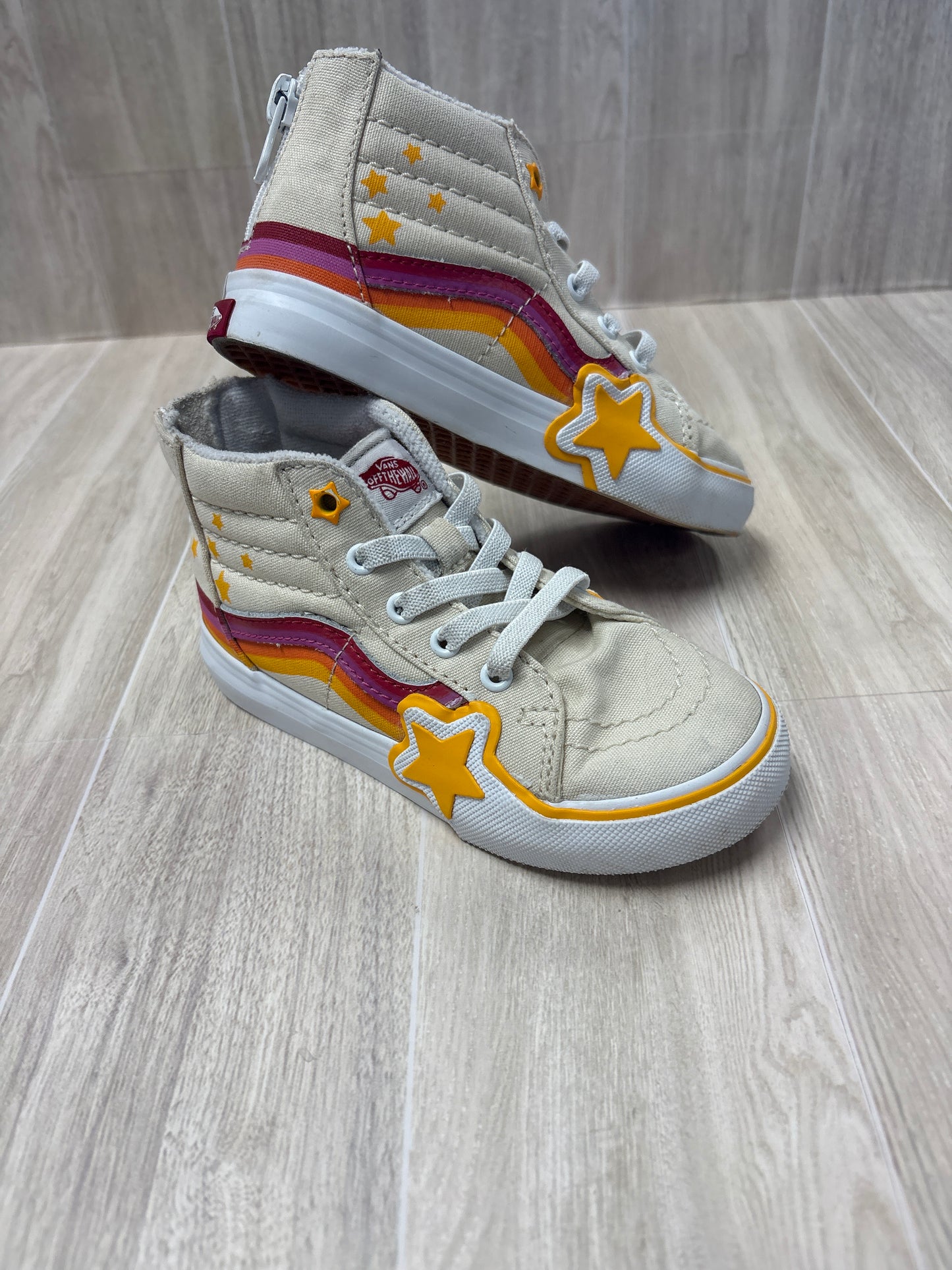 9c Retro Rainbow Star Mid Rise Elastic Laced Sneakers