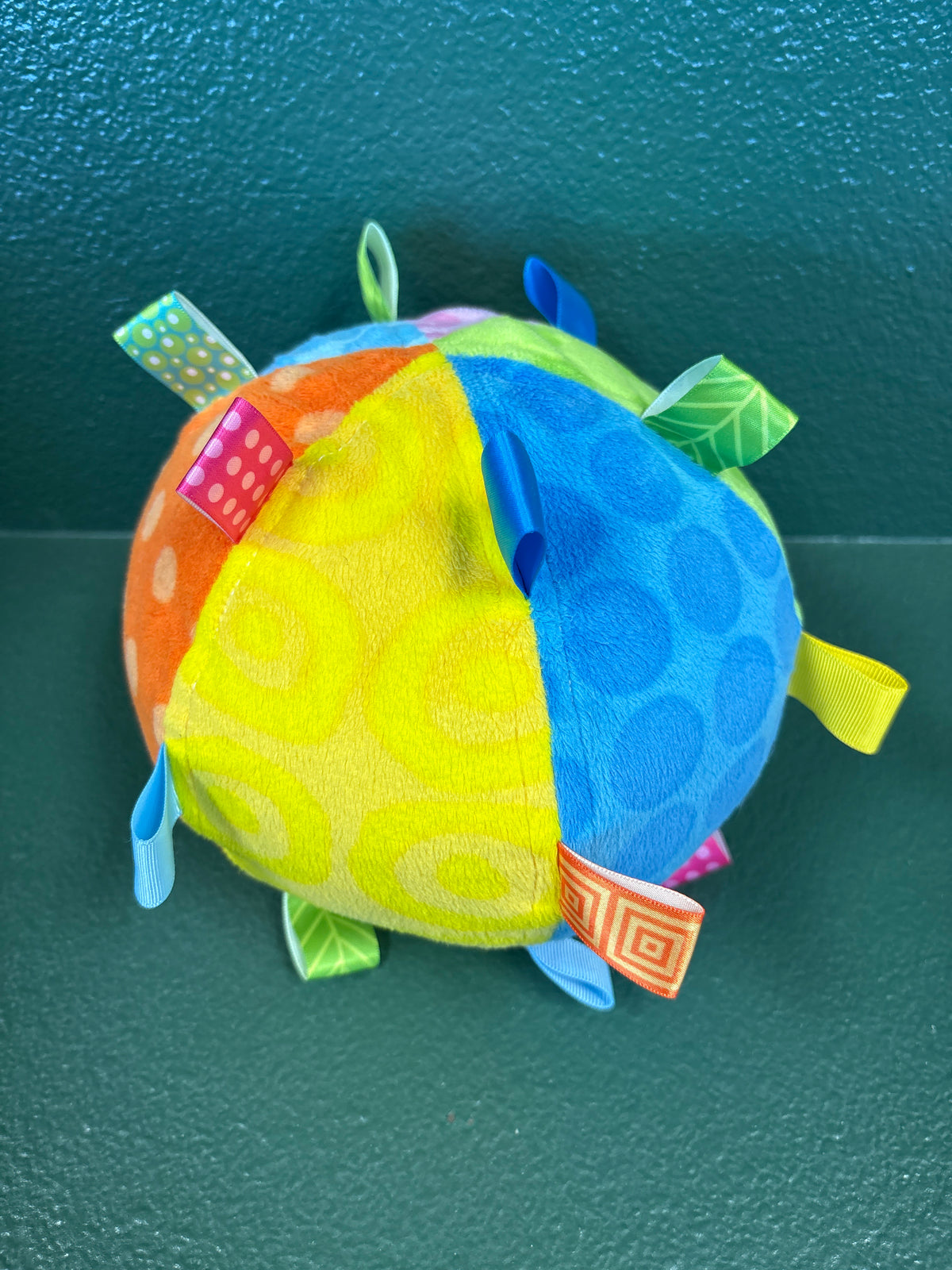 Toy - Taggies Musical Plush Ball