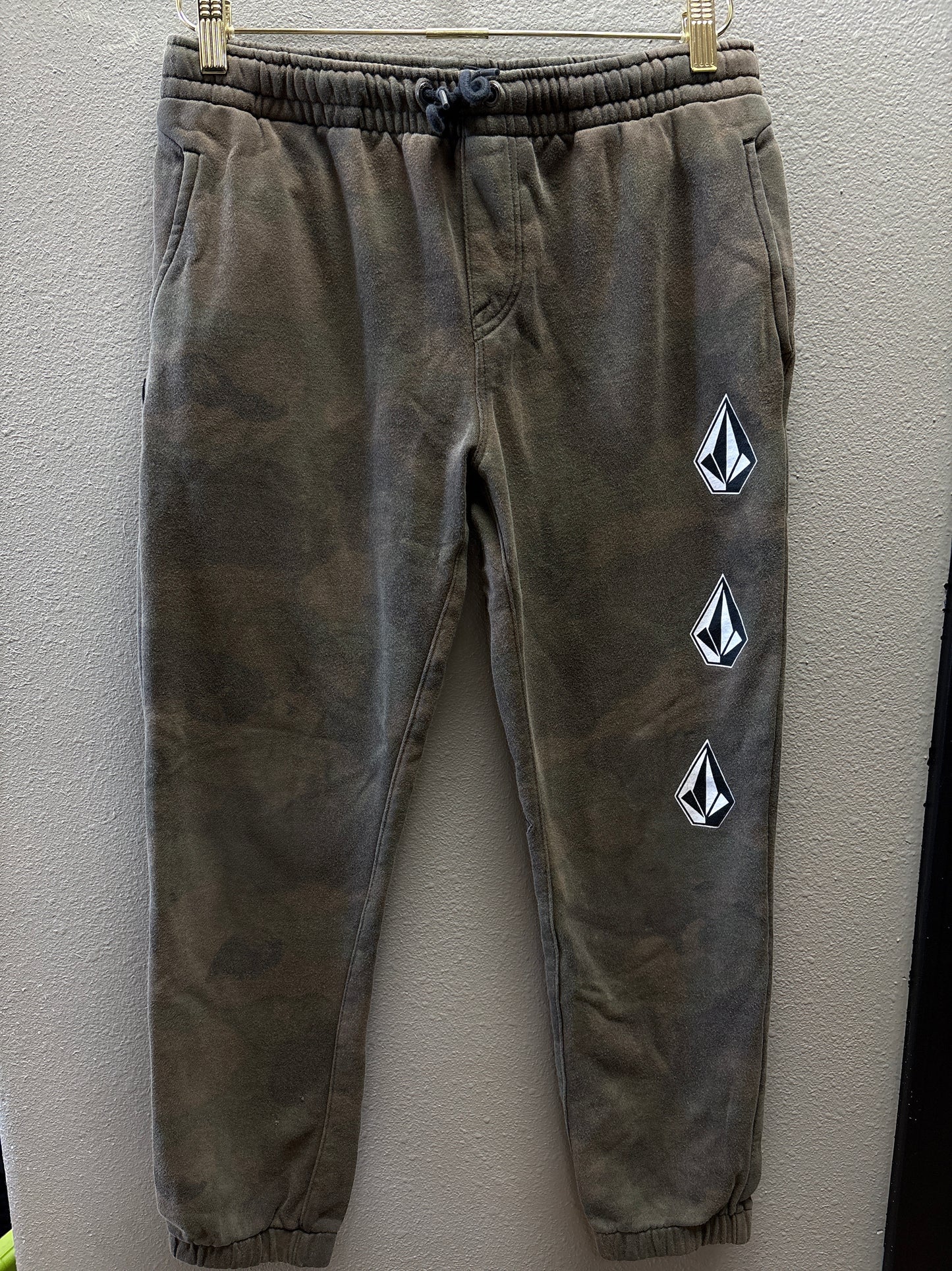 14/16 Green Camo Volcom Sweats