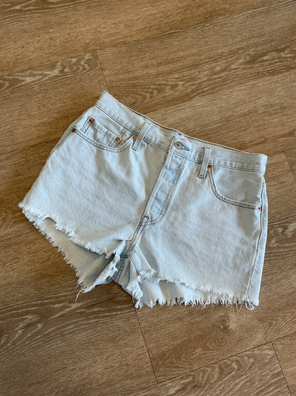 Womens 29 Levis Light Wash Denim Shorts